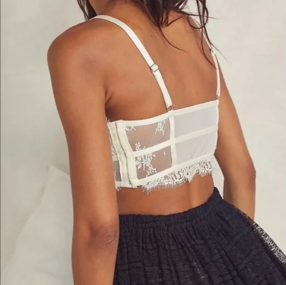 Free People Layer in Lace Bustire in Ivory sz Medium FP1050 - Picture 3 of 10